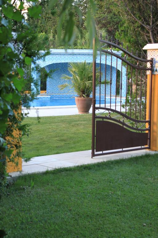Gites Maisons De Vacances Domaine La Chamade كارْبُنْترا الغرفة الصورة