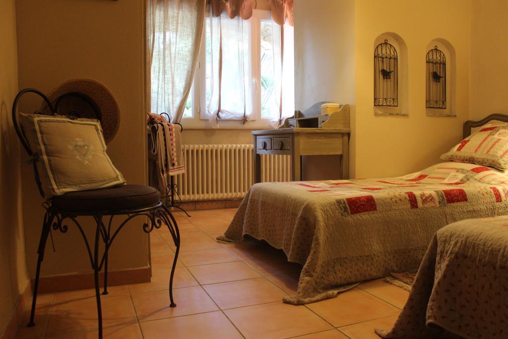 Gites Maisons De Vacances Domaine La Chamade كارْبُنْترا الغرفة الصورة
