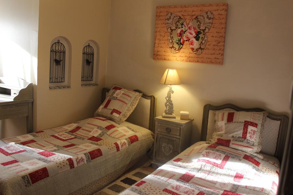 Gites Maisons De Vacances Domaine La Chamade كارْبُنْترا الغرفة الصورة